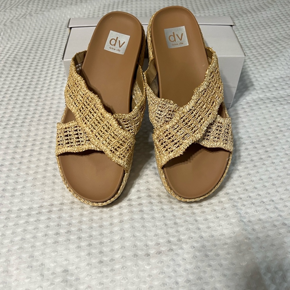 DV by Dolce Vita Women's Beige Woven Sandals